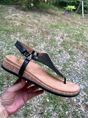New Vionic Kirra II Black Leather Sandals Size 7.5